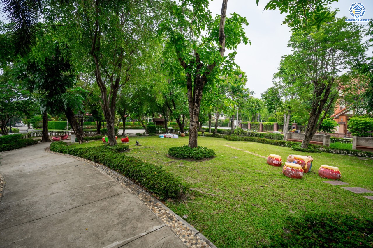 บ้านมือสองตกแต่งใหม่ ม.ลัดดารมย์ วัชรพล แบรนด์ Q.House เนื้อที่ 70.1 ตร.ว. ฟังก์ชัน 3 ห้องนอน 3 ห้องน้ำ จอดรถได้ 2 คัน Facilities ครบครัน บนทำเลเชื่อมต่อหลายเส้นทาง ถ.รามอินทรา ถ.สายไหม และถ.พหลโยธิน ใกล้สนามบินดอนเมือง ทางด่วน "ศรีรัช" และ เซ็นทรัลรามอินทรา...